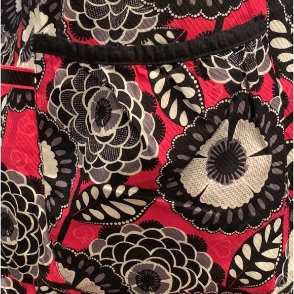 Life Is Peachy Scrub Top - Picture 4 of 9